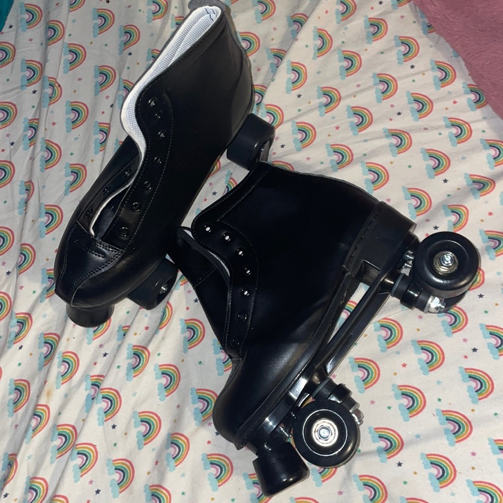 NEW Roller Skates Mens Size 9.5 Black Lace Up